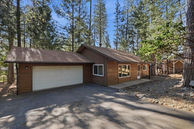 5524 Daisy Dr, Pollock Pines, CA 95726