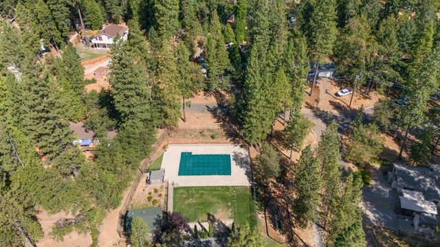 5524 Daisy Dr, Pollock Pines, CA 95726