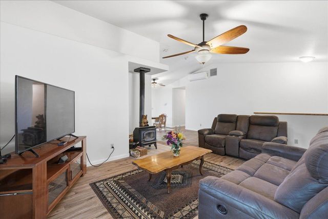 5524 Daisy Dr, Pollock Pines, CA 95726