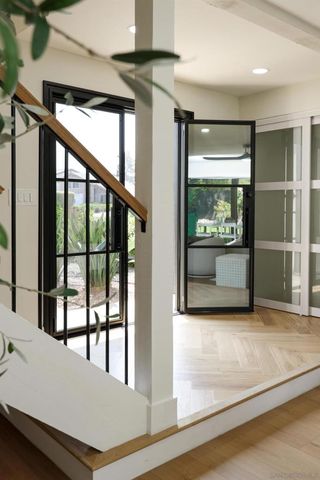 9948 Courtyard Dr, San Diego, CA 92131