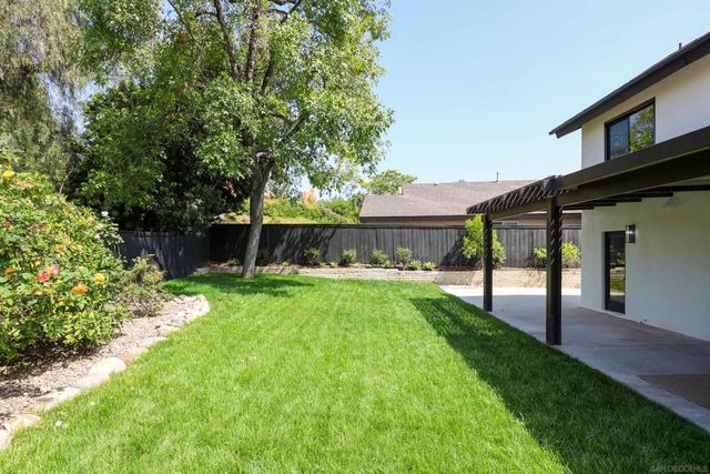 9948 Courtyard Dr, San Diego, CA 92131