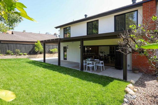 9948 Courtyard Dr, San Diego, CA 92131