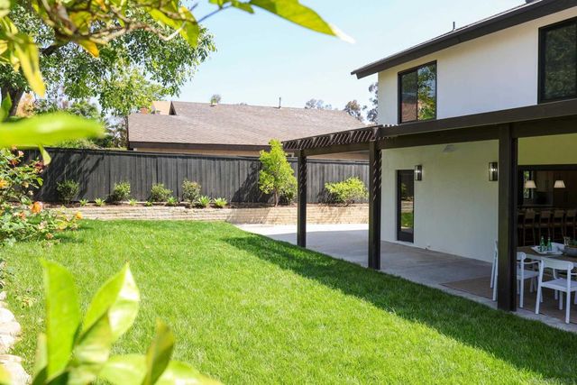 9948 Courtyard Dr, San Diego, CA 92131