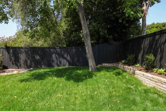 9948 Courtyard Dr, San Diego, CA 92131