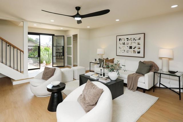 9948 Courtyard Dr, San Diego, CA 92131