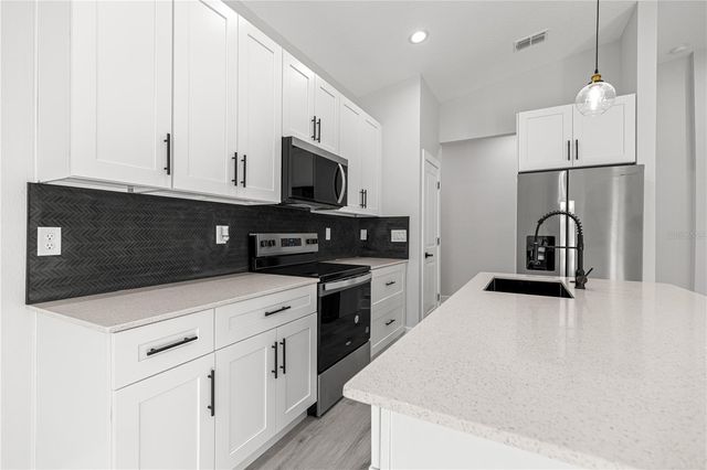 8311 SW 136TH TERRACE, Dunnellon, FL 34432