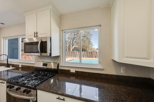 8845 Kelsey Dr, Elk Grove, CA 95624