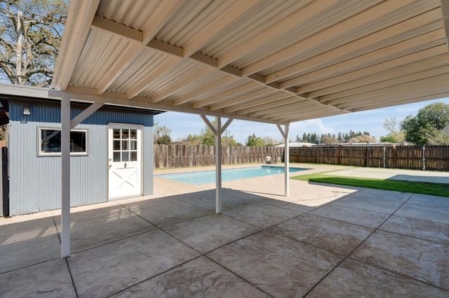 8845 Kelsey Dr, Elk Grove, CA 95624