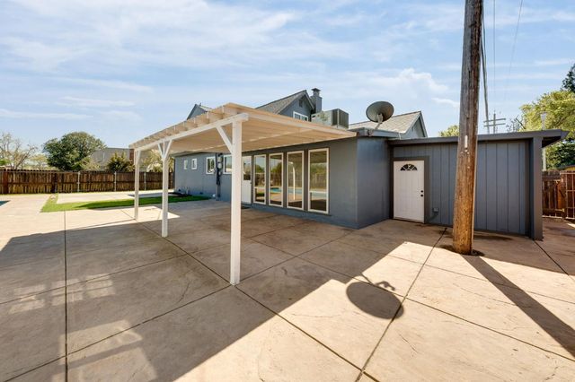 8845 Kelsey Dr, Elk Grove, CA 95624