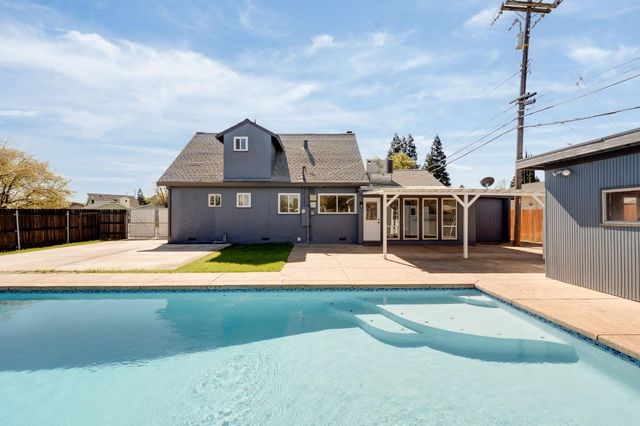 8845 Kelsey Dr, Elk Grove, CA 95624