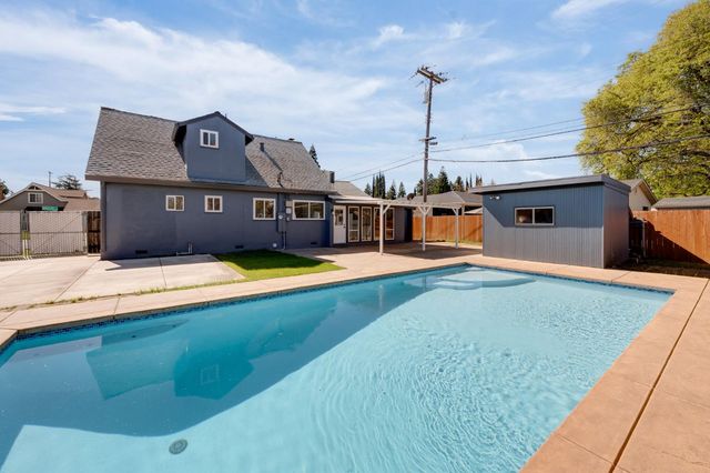 8845 Kelsey Dr, Elk Grove, CA 95624