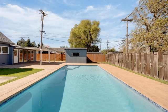 8845 Kelsey Dr, Elk Grove, CA 95624