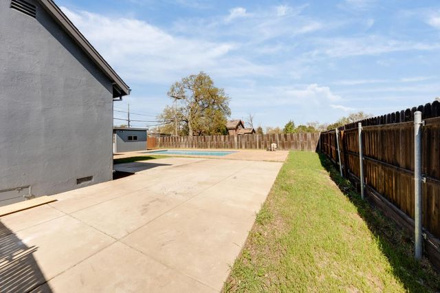 8845 Kelsey Dr, Elk Grove, CA 95624