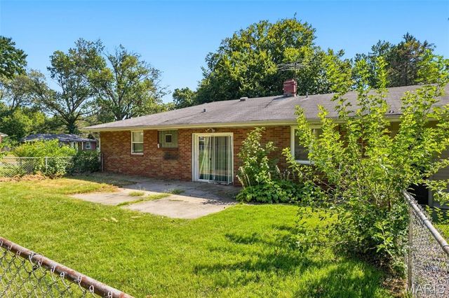 201 Wooster Drive, St Louis, MO 63135