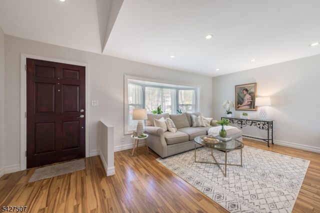 380 Charnwood Rd, New Providence Boro, NJ 07974