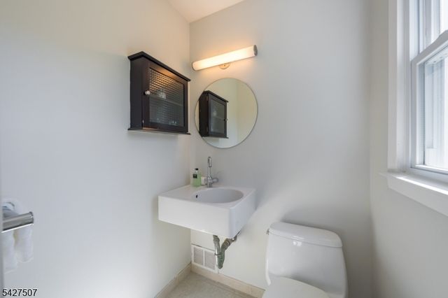 380 Charnwood Rd, New Providence Boro, NJ 07974