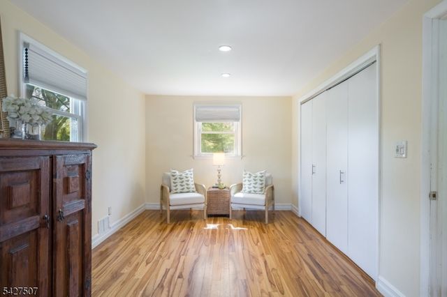 380 Charnwood Rd, New Providence Boro, NJ 07974