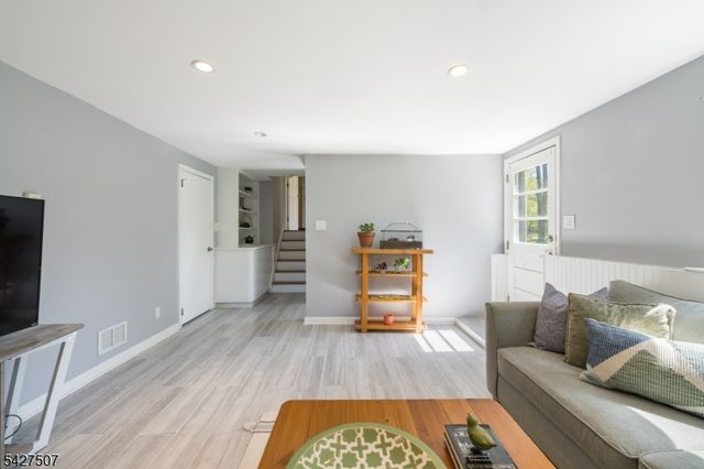 380 Charnwood Rd, New Providence Boro, NJ 07974