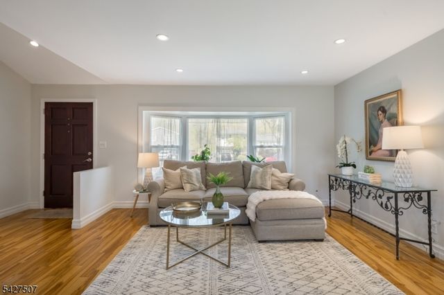 380 Charnwood Rd, New Providence Boro, NJ 07974