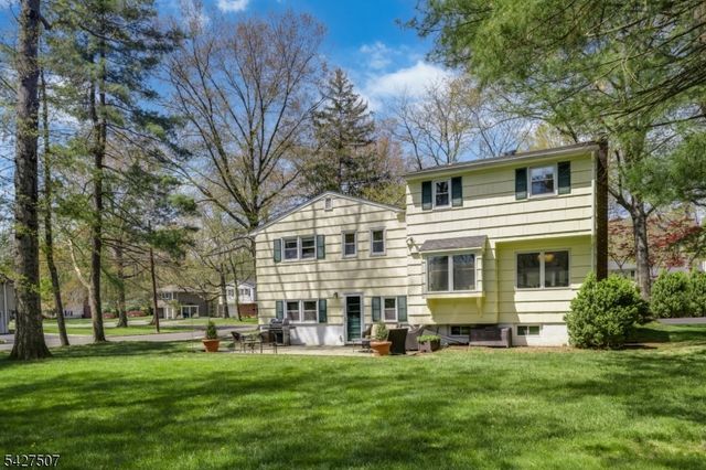 380 Charnwood Rd, New Providence Boro, NJ 07974