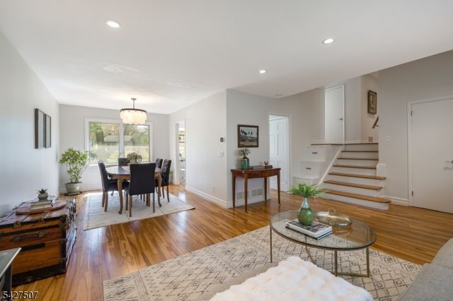 380 Charnwood Rd, New Providence Boro, NJ 07974