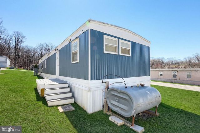 4 MILL ST, York, PA 17406