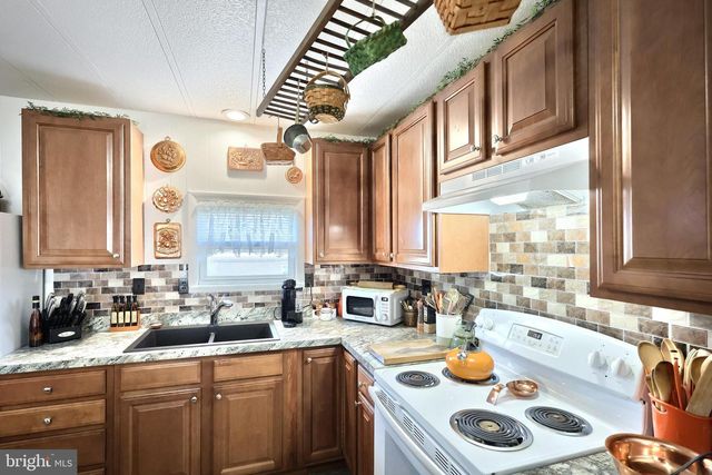 4 MILL ST, York, PA 17406