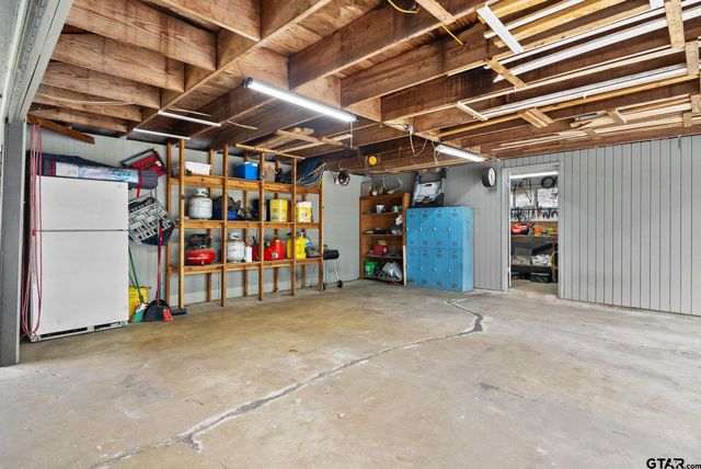 10614 CR 214, Tyler, TX 75707