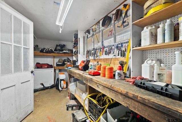 10614 CR 214, Tyler, TX 75707