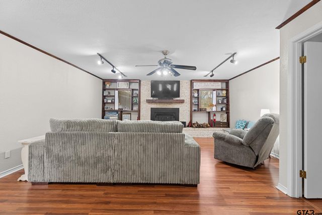 10614 CR 214, Tyler, TX 75707