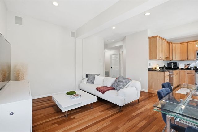 841 Saratoga St 3, Boston, MA 02128