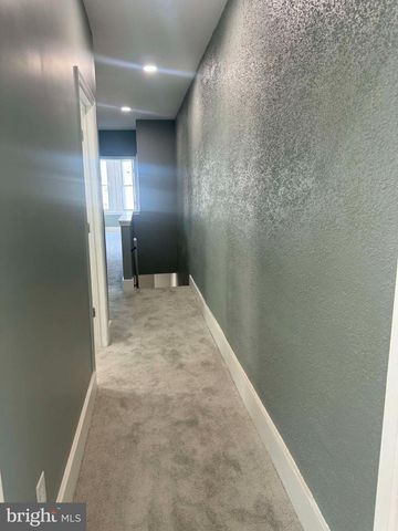 402 W RUSCOMB ST, Philadelphia, PA 19120