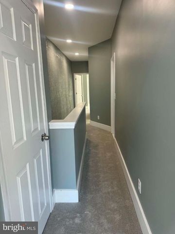 402 W RUSCOMB ST, Philadelphia, PA 19120
