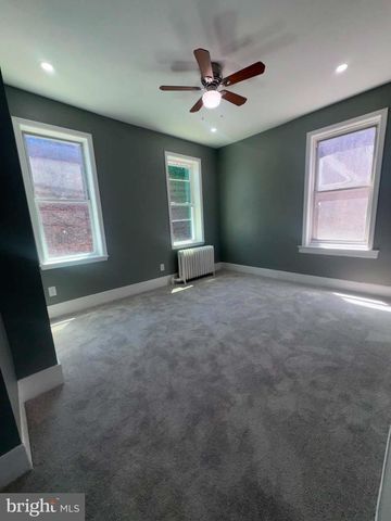 402 W RUSCOMB ST, Philadelphia, PA 19120