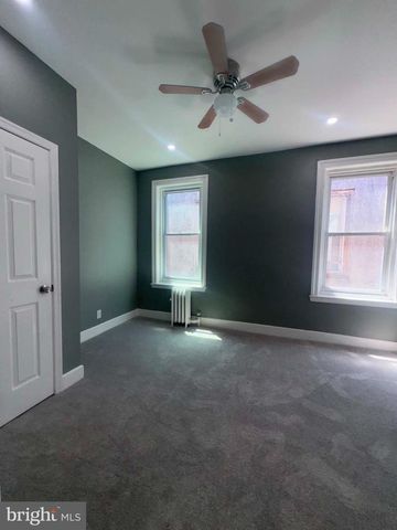 402 W RUSCOMB ST, Philadelphia, PA 19120