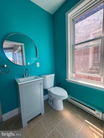 402 W RUSCOMB ST, Philadelphia, PA 19120