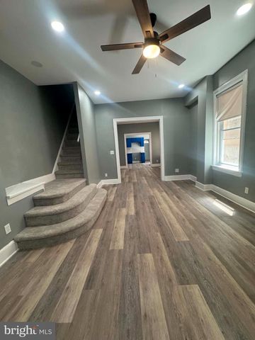 402 W RUSCOMB ST, Philadelphia, PA 19120