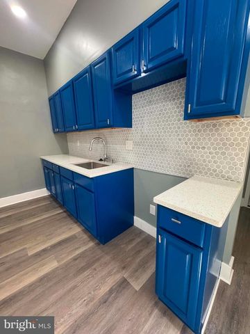 402 W RUSCOMB ST, Philadelphia, PA 19120