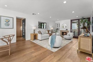 817 5th Street B, Santa Monica, CA 90403