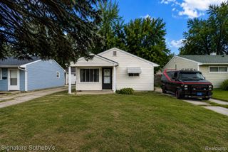 241 W Yale Avenue, Pontiac, MI 48340