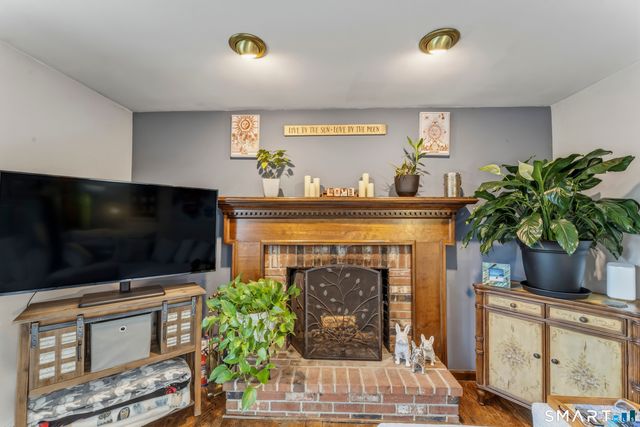48 Cribbins Avenue, Shelton, CT 06484