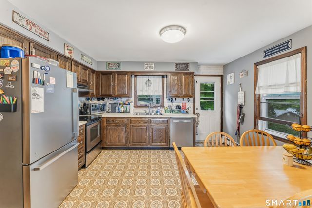 48 Cribbins Avenue, Shelton, CT 06484
