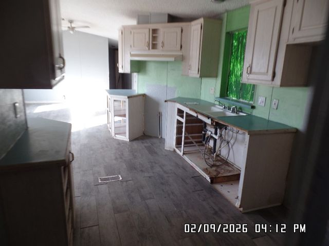 3012 E Lass Avenue, Kingman, AZ 86409