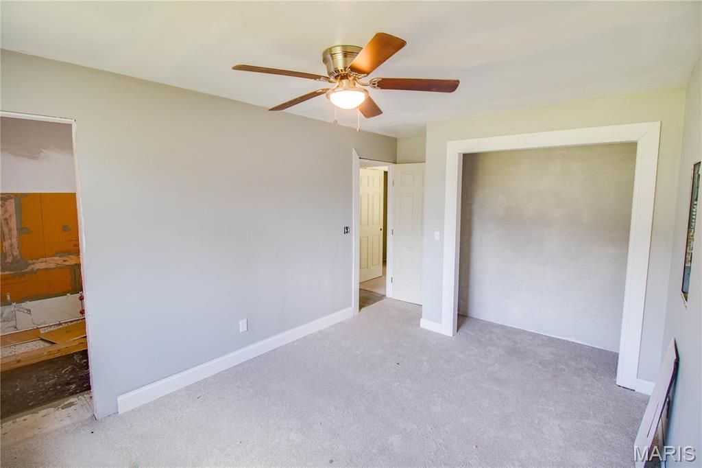 Image 18 of property listing at 390 Dorsey Road, Gillespie, IL 62033