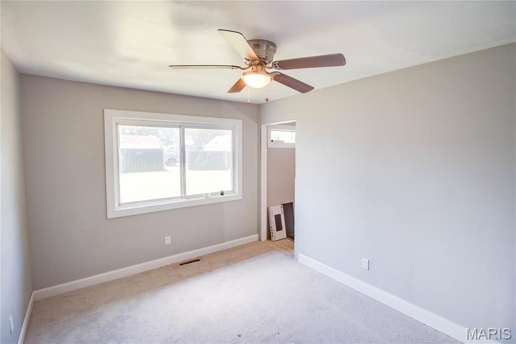 Image 19 of property listing at 390 Dorsey Road, Gillespie, IL 62033