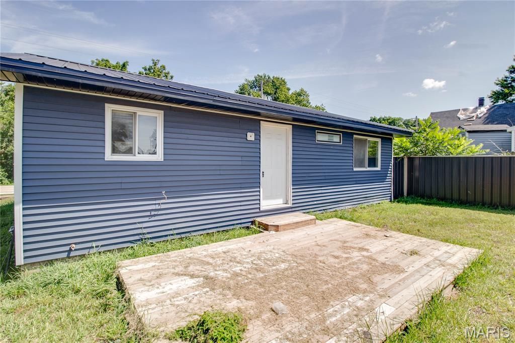 Image 26 of property listing at 390 Dorsey Road, Gillespie, IL 62033