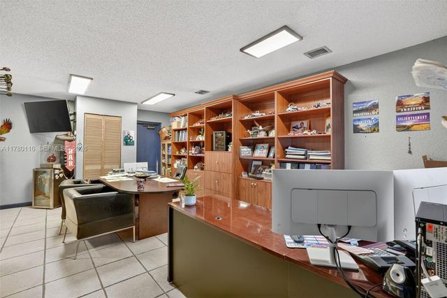 9180 NW 119th Street 10, Hialeah Gardens, FL 33018