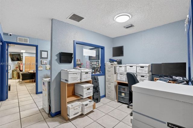 9180 NW 119th Street 10, Hialeah Gardens, FL 33018