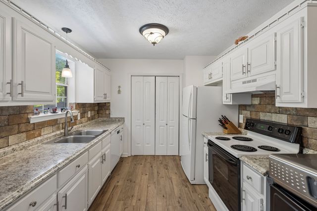 115 Robert Ave, White House, TN 37188