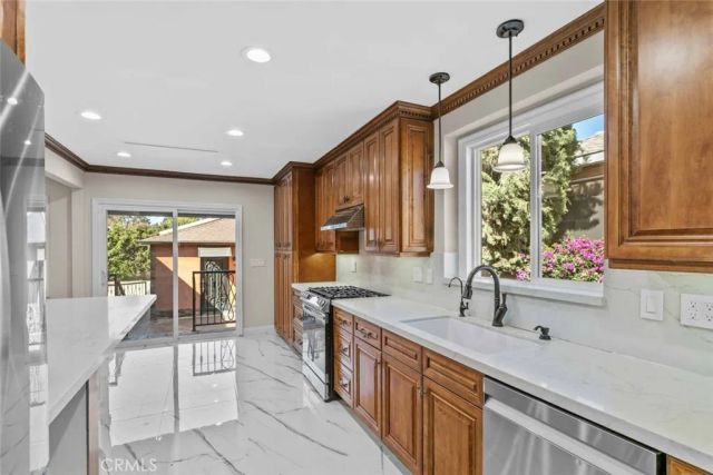 415 Birmingham Road, Burbank, CA 91504